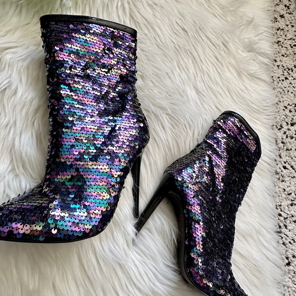 ❤️ Gorgeous Sequin Boots - Picture 11 of 11
